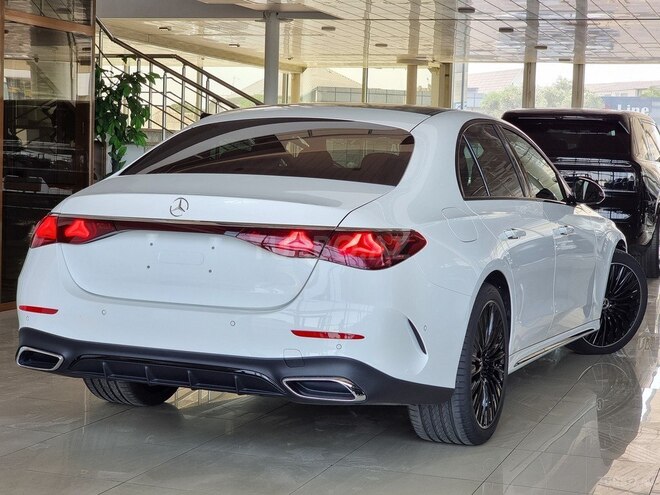 Mercedes E 220 d 2024, 2,700 km - 2.0 л - Bakı