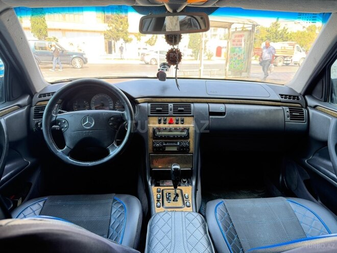 Mercedes E 240 2002, 307,000 km - 2.4 l - Sumqayıt