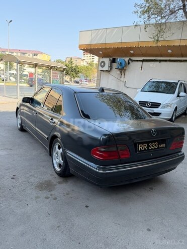 Mercedes E 240 2002, 307,000 km - 2.4 l - Sumqayıt