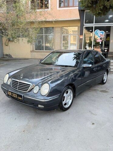 Mercedes E 240 2002, 307,000 km - 2.4 l - Sumqayıt
