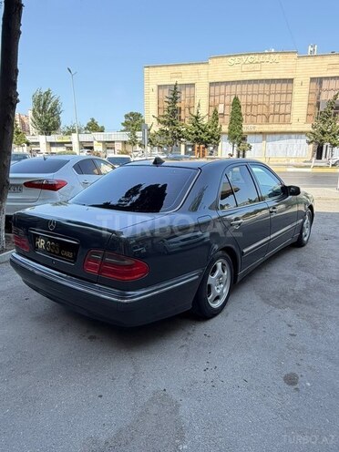 Mercedes E 240 2002, 307,000 km - 2.4 l - Sumqayıt