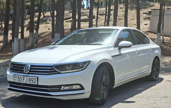 Volkswagen Passat 2017, 220,000 km - 1.8 л - Bakı