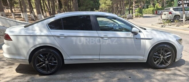Volkswagen Passat 2017, 220,000 km - 1.8 л - Bakı