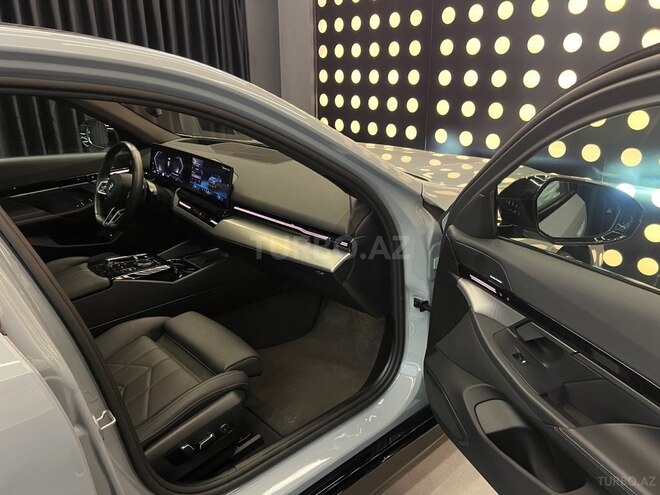BMW 530e 2024, 27,000 km - 2.0 l - Bakı
