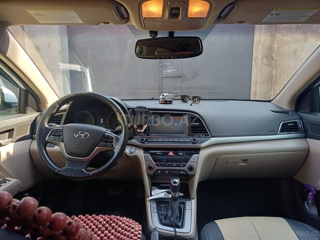 Hyundai Elantra 2017, 295,000 km - 2.0 l - Bakı