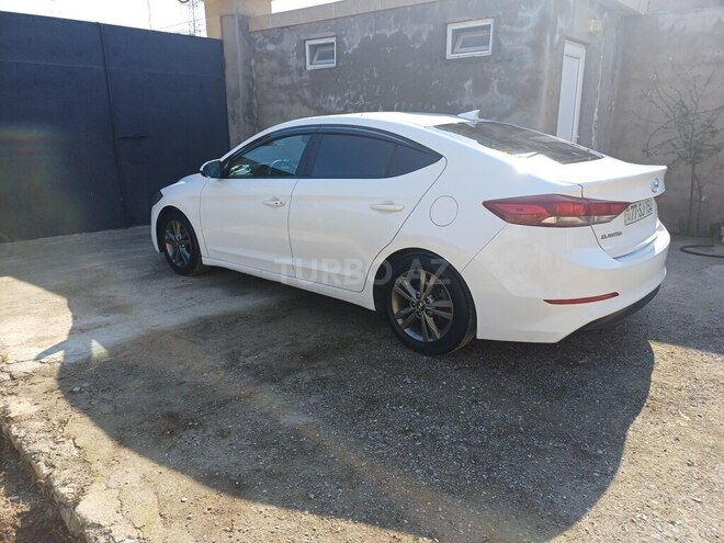 Hyundai Elantra 2017, 295,000 km - 2.0 l - Bakı