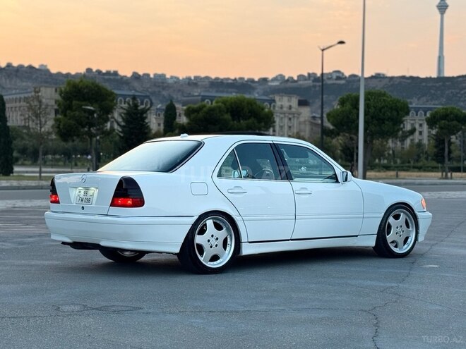 Mercedes C 280 2001, 271,377 km - 2.8 l - Bakı