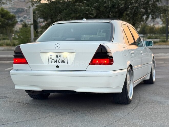 Mercedes C 280 2001, 271,377 km - 2.8 l - Bakı
