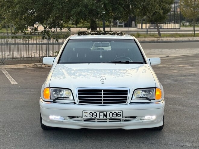 Mercedes C 280 2001, 271,377 km - 2.8 l - Bakı