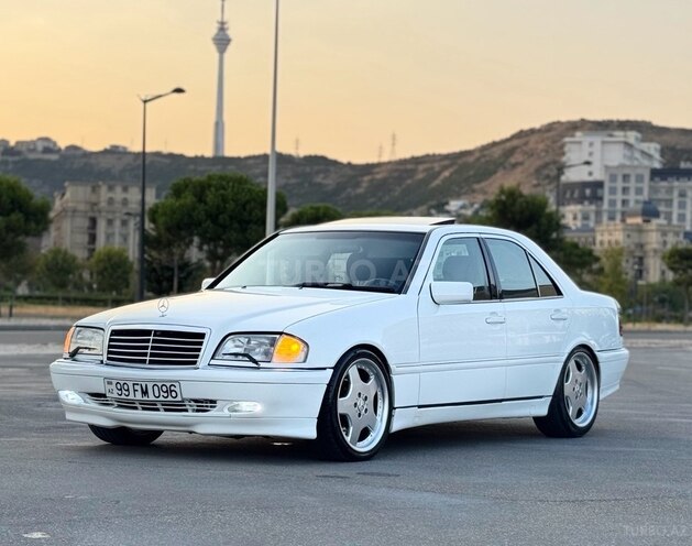 Mercedes C 280 2001, 271,377 km - 2.8 l - Bakı