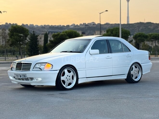 Mercedes C 280 2001, 271,377 km - 2.8 l - Bakı