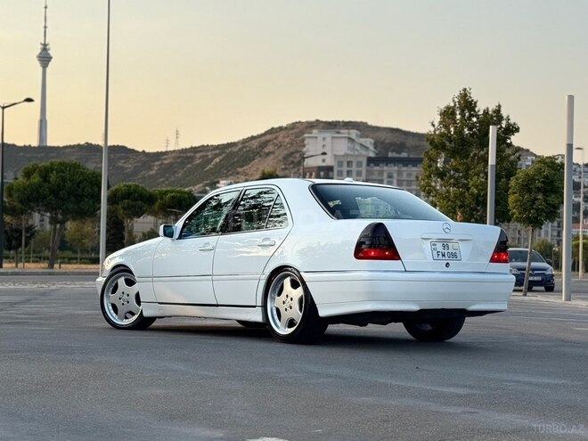 Mercedes C 280 2001, 271,377 km - 2.8 l - Bakı