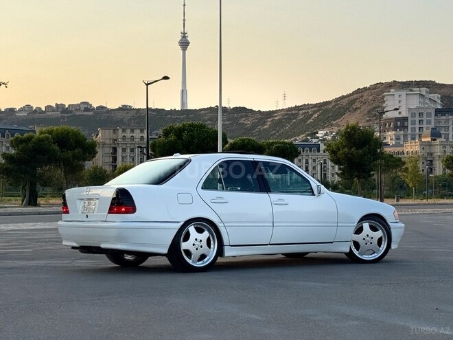 Mercedes C 280 2001, 271,377 km - 2.8 l - Bakı