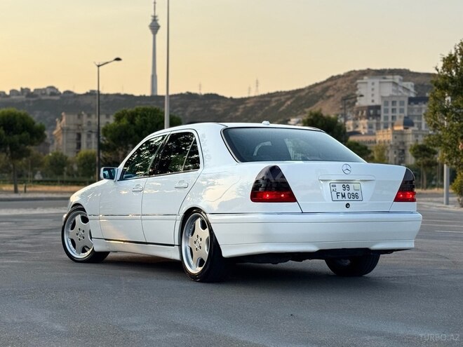 Mercedes C 280 2001, 271,377 km - 2.8 l - Bakı