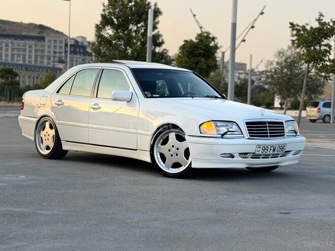 Mercedes C 280 2001, 271,377 km - 2.8 l - Bakı