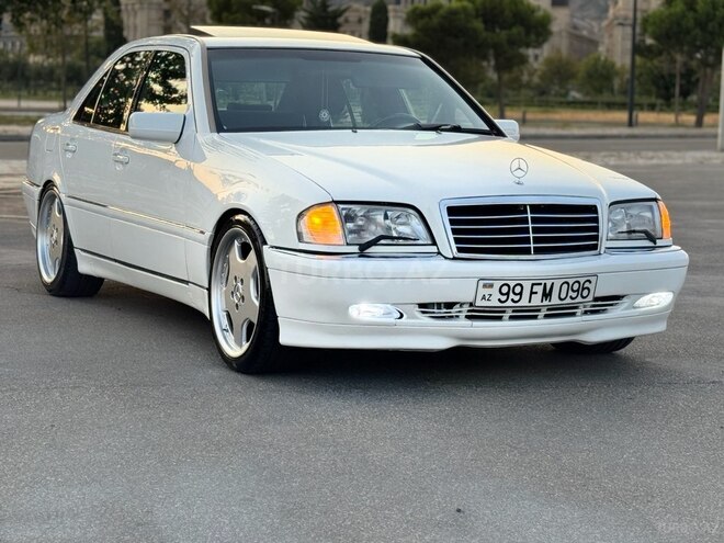 Mercedes C 280 2001, 271,377 km - 2.8 l - Bakı