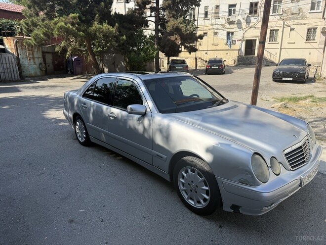 Mercedes E 220 1999, 492,300 km - 2.2 л - Bakı