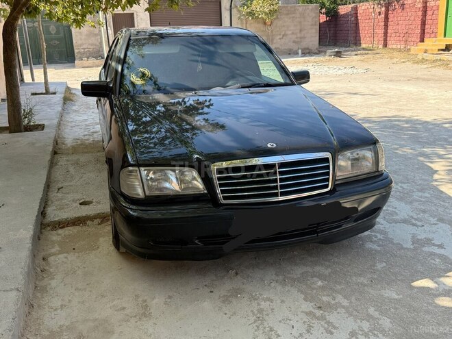 Mercedes C 220 2000, 305,500 km - 2.2 l - Bakı