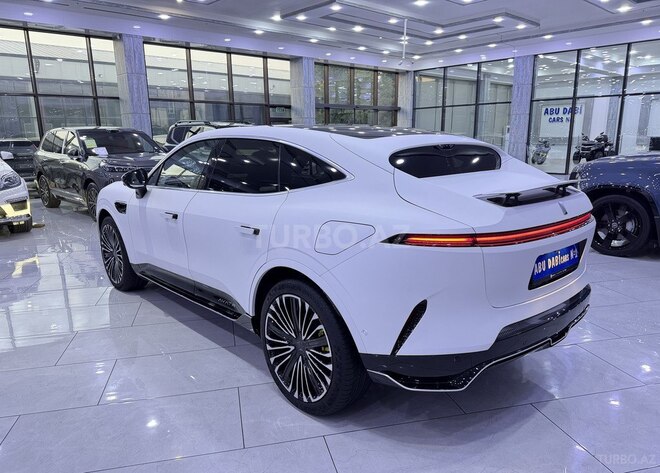 Avatr 11 2025, 12,000 km - 0.0 l - Bakı