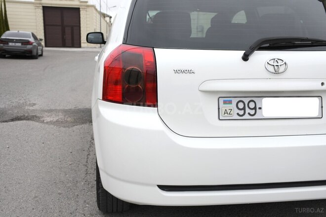 Toyota Corolla 2006, 256,000 km - 1.4 l - Bakı