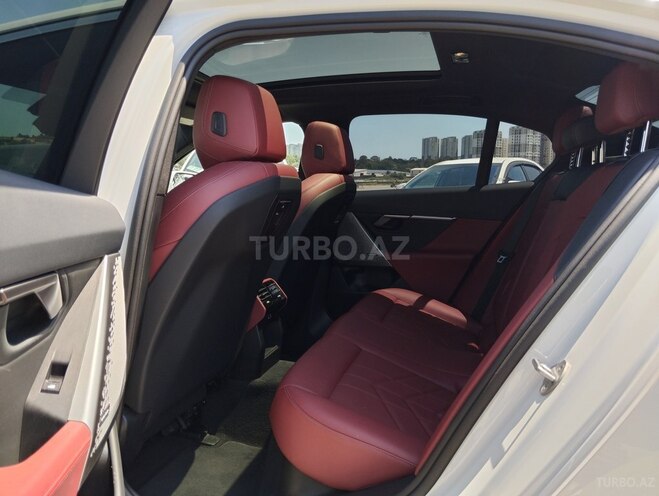 BMW 530 2023, 21,600 km - 2.0 л - Bakı