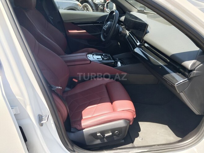 BMW 530 2023, 21,600 km - 2.0 л - Bakı