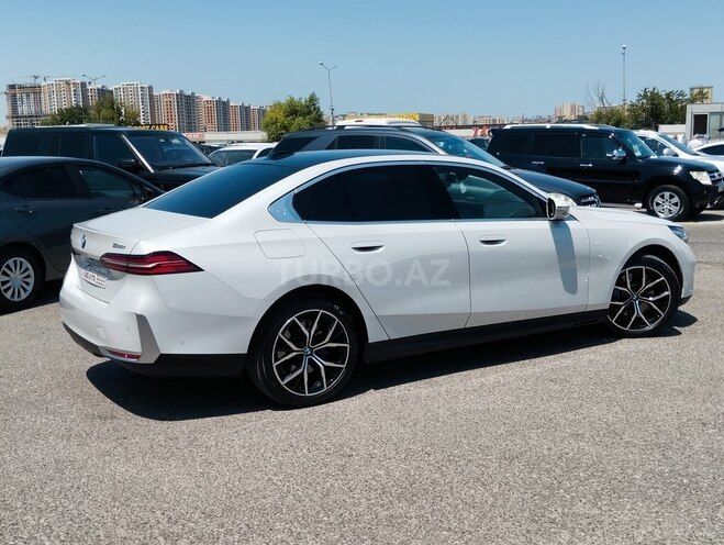 BMW 530 2023, 21,600 km - 2.0 л - Bakı