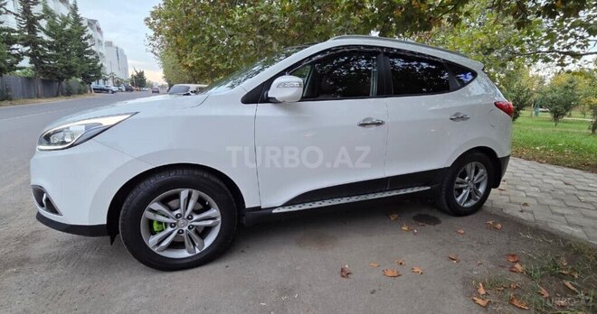 Hyundai ix35 2013, 180,000 km - 2.0 l - Astara