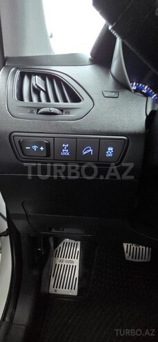 Hyundai ix35 2013, 180,000 km - 2.0 l - Astara