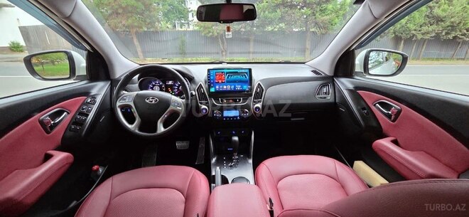Hyundai ix35 2013, 180,000 km - 2.0 l - Astara