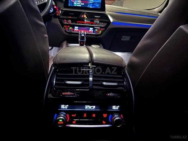 BMW  2018, 182,000 km - 2.0 l - Bakı