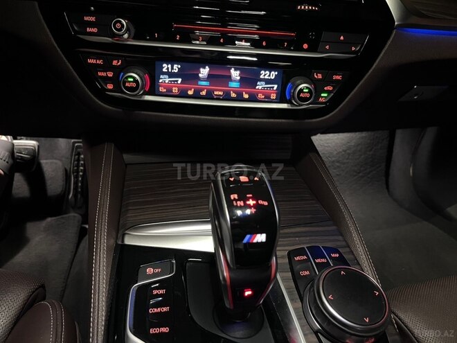 BMW  2018, 182,000 km - 2.0 l - Bakı