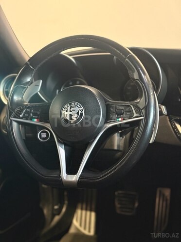 Alfa Romeo Giulia 2017, 83,000 km - 2.0 l - Bakı