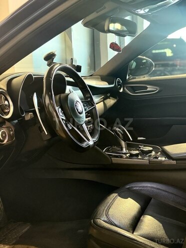 Alfa Romeo Giulia 2017, 83,000 km - 2.0 l - Bakı