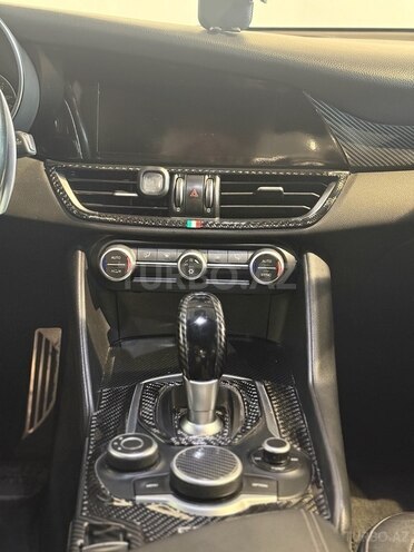 Alfa Romeo Giulia 2017, 83,000 km - 2.0 l - Bakı