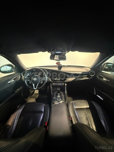 Alfa Romeo Giulia 2017, 83,000 km - 2.0 l - Bakı