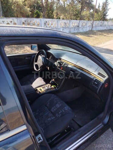 Mercedes E 200 1997, 470,000 km - 2.0 l - Astara