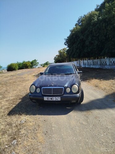 Mercedes E 200 1997, 470,000 km - 2.0 l - Astara