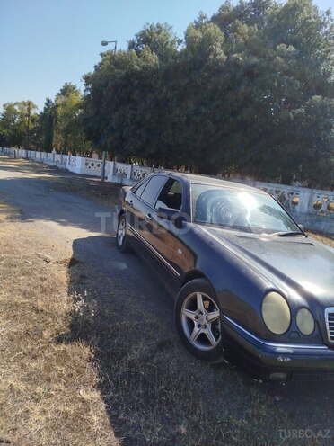 Mercedes E 200 1997, 470,000 km - 2.0 l - Astara