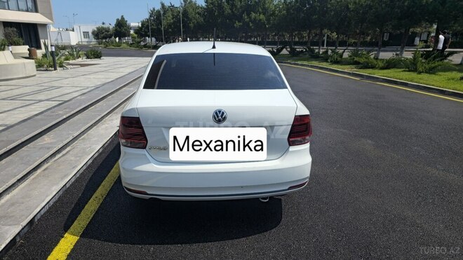 Volkswagen Polo 2017, 318,363 km - 1.6 l - Bakı