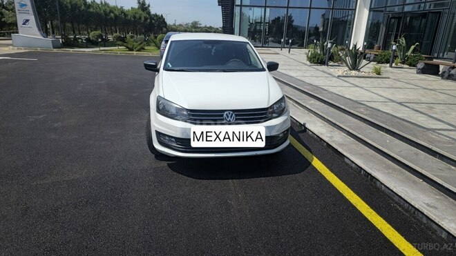 Volkswagen Polo 2017, 318,363 km - 1.6 l - Bakı