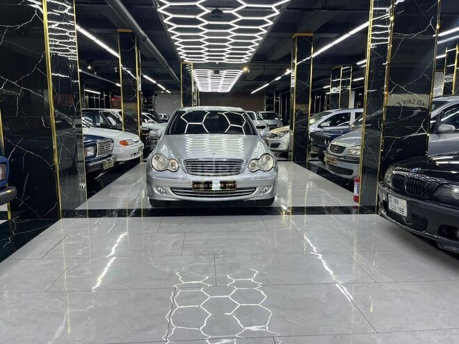 Mercedes E 220 2001, 302,145 km - 2.2 л - Sumqayıt