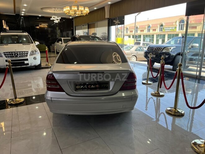 Mercedes E 220 2001, 302,145 km - 2.2 л - Sumqayıt