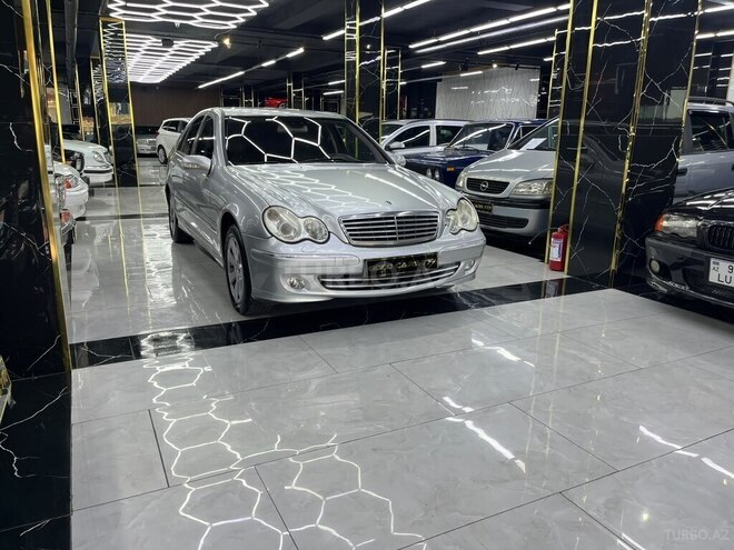 Mercedes E 220 2001, 302,145 km - 2.2 л - Sumqayıt
