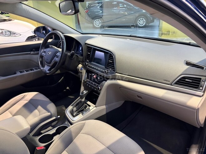 Hyundai Elantra 2018, 88,000 km - 2.0 l - Bakı