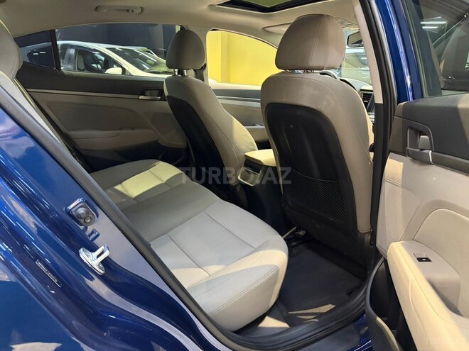 Hyundai Elantra 2018, 88,000 km - 2.0 l - Bakı