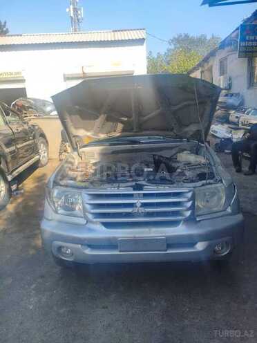 Mitsubishi Pajero io 2003, 220,123 km - 2.0 l - Bakı