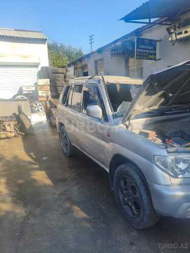 Mitsubishi Pajero io 2003, 220,123 km - 2.0 l - Bakı