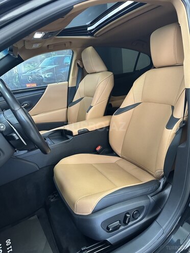 Lexus ES 300h 2023, 49,000 km - 2.5 l - Bakı