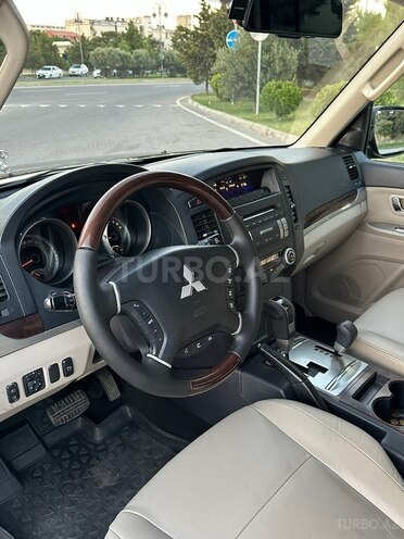 Mitsubishi Pajero 2010, 253,000 km - 3.5 l - Bakı
